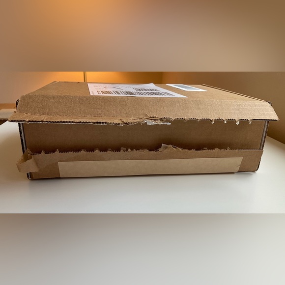 Saks Fifth Avenue Empty Shipping Box (Size 1) - Gift with Purchase - Picture 4 of 5